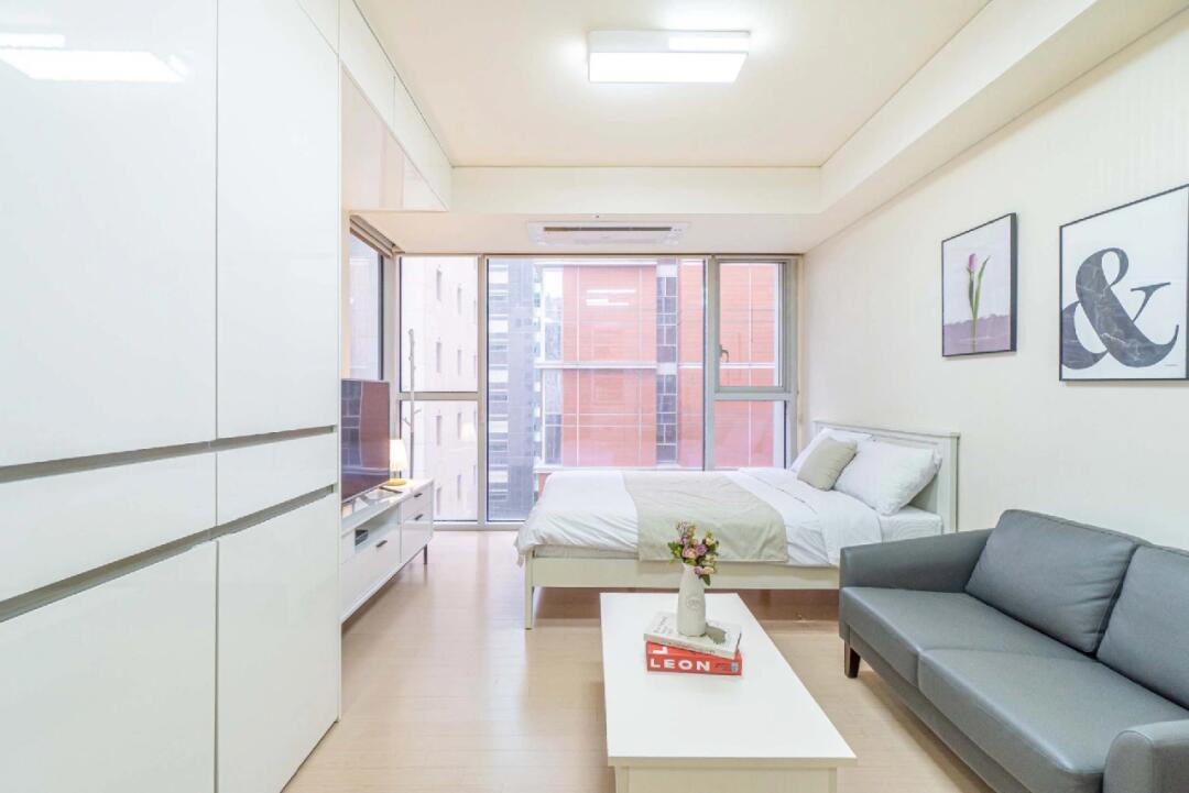 首爾江南站短租公寓 轉角雙窗室，都市旅居的理想之選